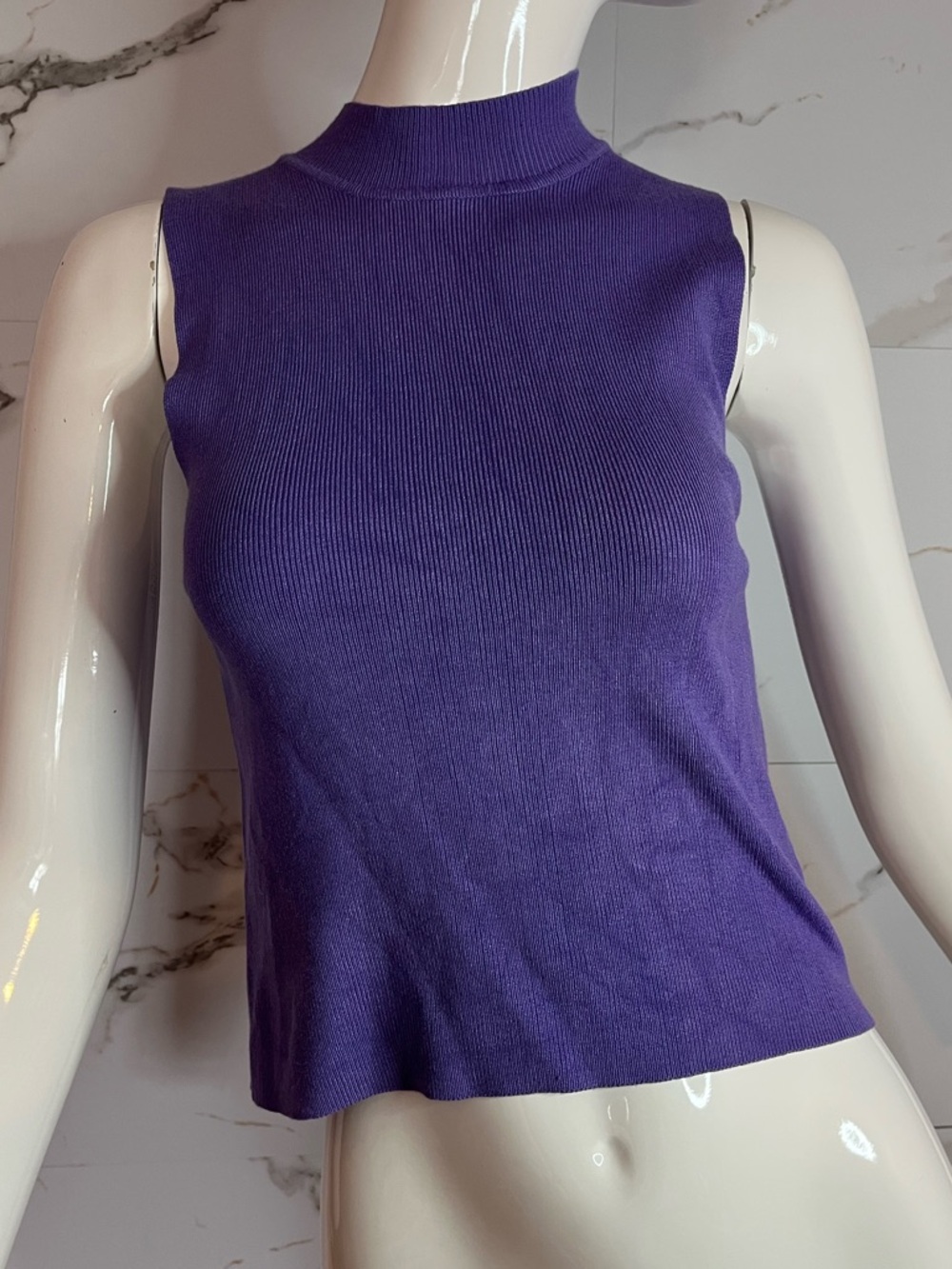 ✨ 3/$30 Stradivarius Sleeveless Purple Mock Neck Ribbed Tank Top Size M